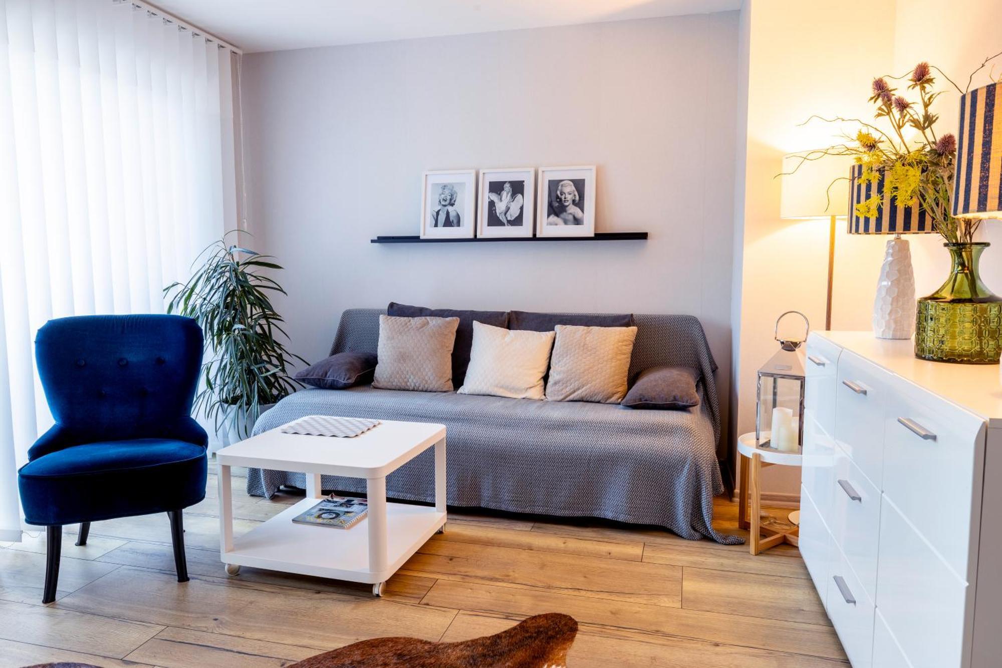 Design Apartment- 24H Self-Check-In - Bis 4 Pers - Parkplatz - Wifi - Balkon -Terrasse - In Direkter Weihernaehe - Radwege Schiffweiler Exterior photo